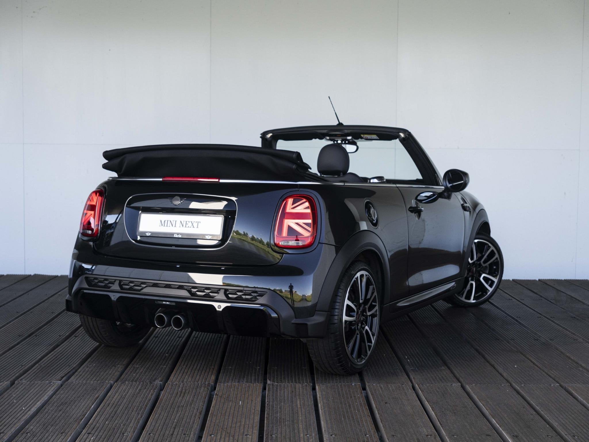 MINI Cabrio Cooper S Aut. John Cooper Works | Comfort Access, 1998 cc, Gebruikt, 4 cilinders, 4 stoelen