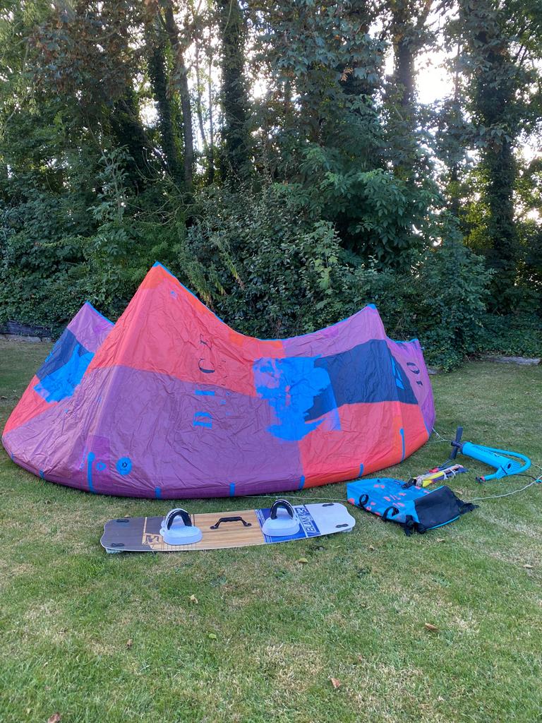 Duotone Dice 10m complete Kite set met Blankforce board, Watersport en Boten, Kitesurf-set, Twintip, 10 m², Ophalen of Verzenden