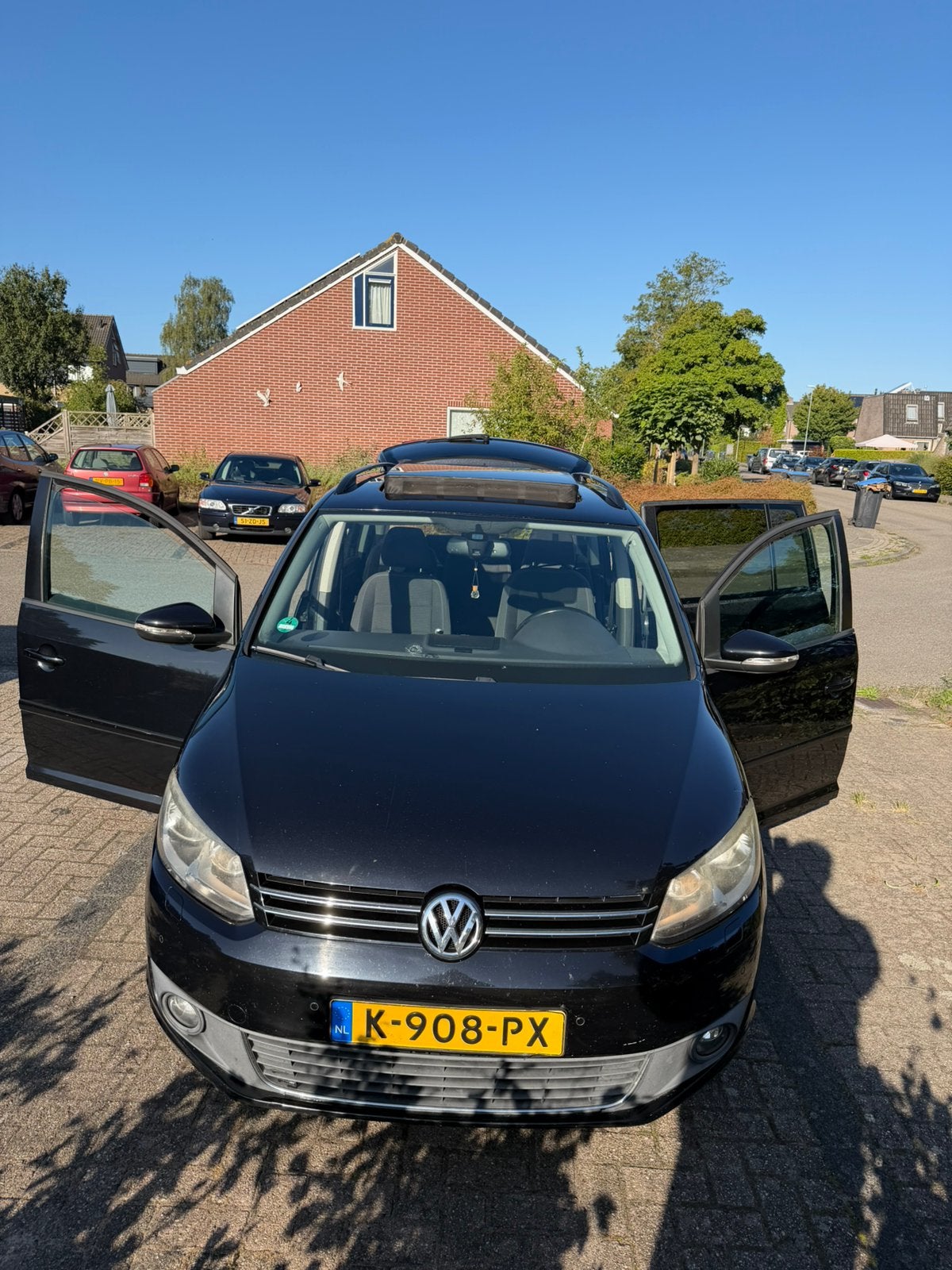 Volkswagen Touran 1.4 TSI 103KW 7P 2010 Zwart, Voorwielaandrijving, 4 cilinders, 7 stoelen, Zwart