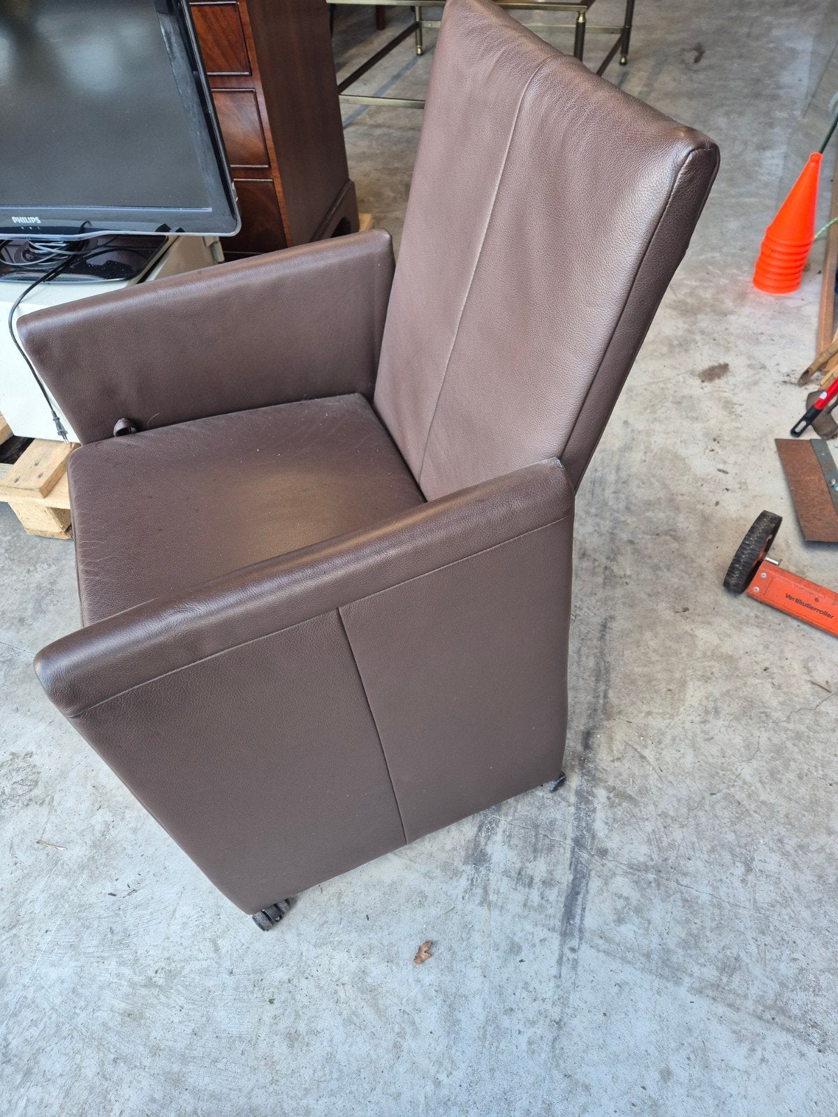 6 stoelen op wieltjes 3 kleuren, Huis en Inrichting, Ophalen, Bruin, Eén