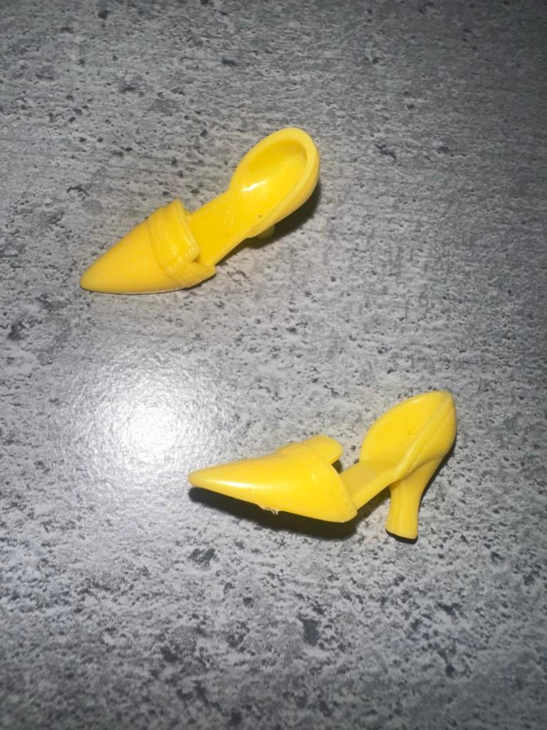 513 Hakken Barbie - Gele Barbie schoentjes, Ophalen of Verzenden, Gebruikt