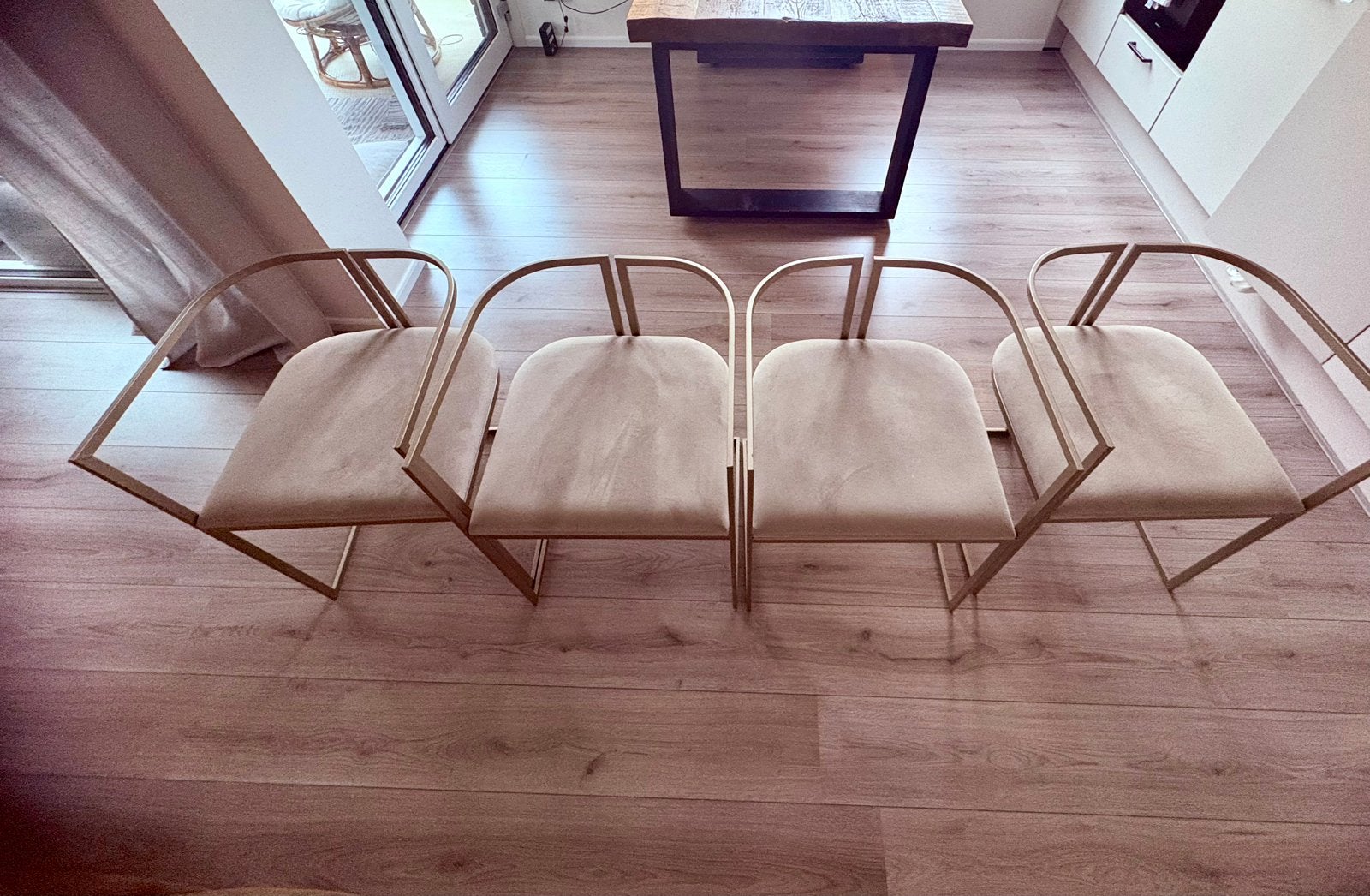 4 Luxe Eetkamerstoelen – Minimalistisch & Uniek Design, Huis en Inrichting, Stoelen, Ophalen, Overige kleuren, Overige materialen