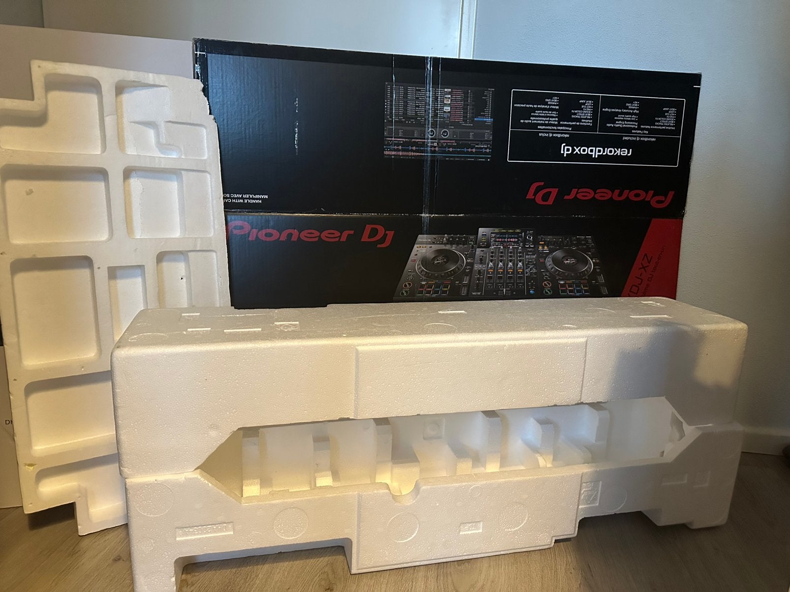Foto 4 van Pioneer XDJ-XZ - Incl. Flightcase (t.w.v. 200,-)