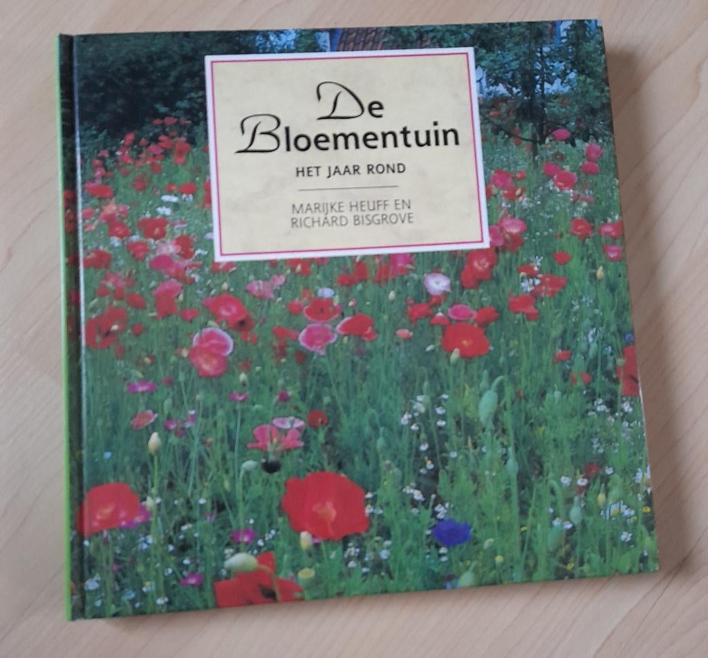 DE BLOEMENTUIN HET JAAR ROND Marijke Heuff /Richard Bisgrove, Ophalen of Verzenden, Zo goed als nieuw, Tuinieren en Tuinplanten
