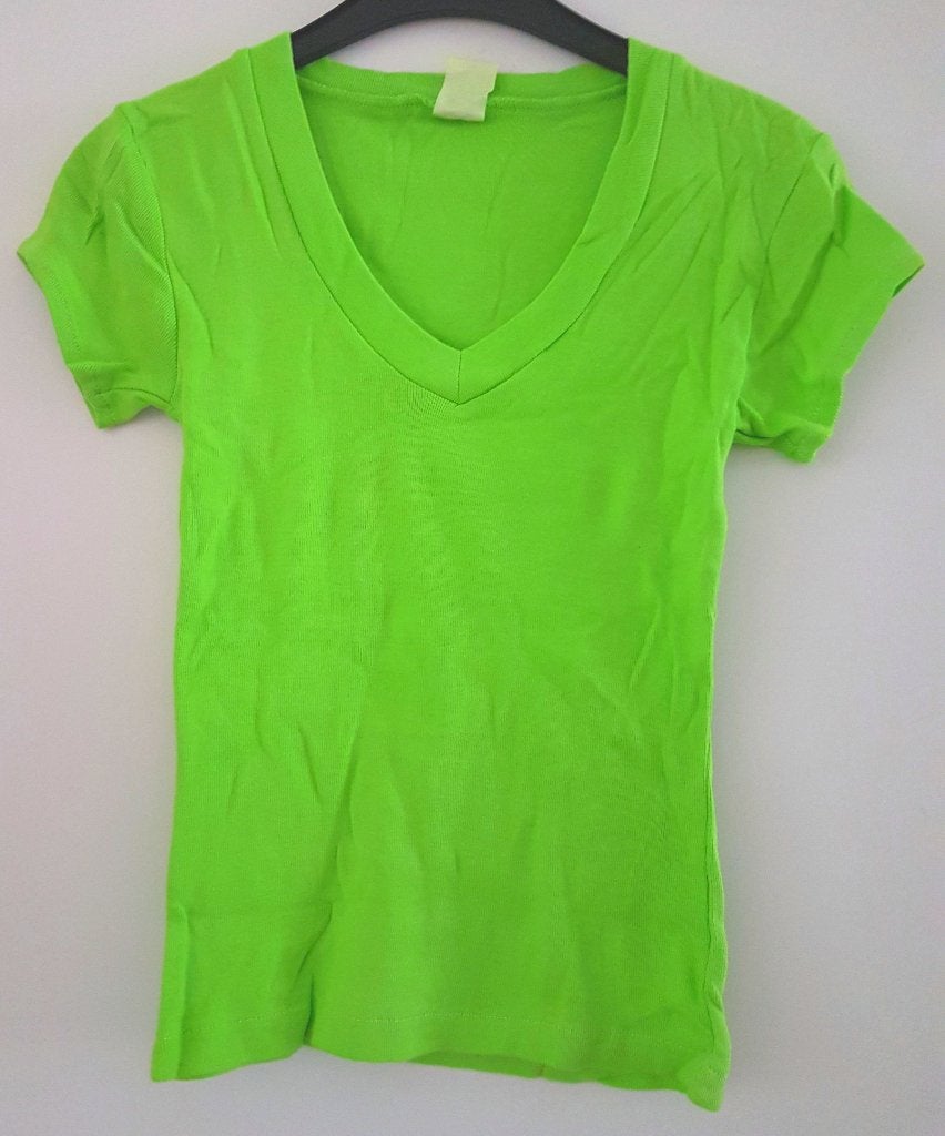 Groen shirt V-hals maat 128/134 *NIEUW* (0844), Kinderen en Baby's, Kinderkleding | Maat 128, AR., Meisje, Nieuw, Ophalen of Verzenden