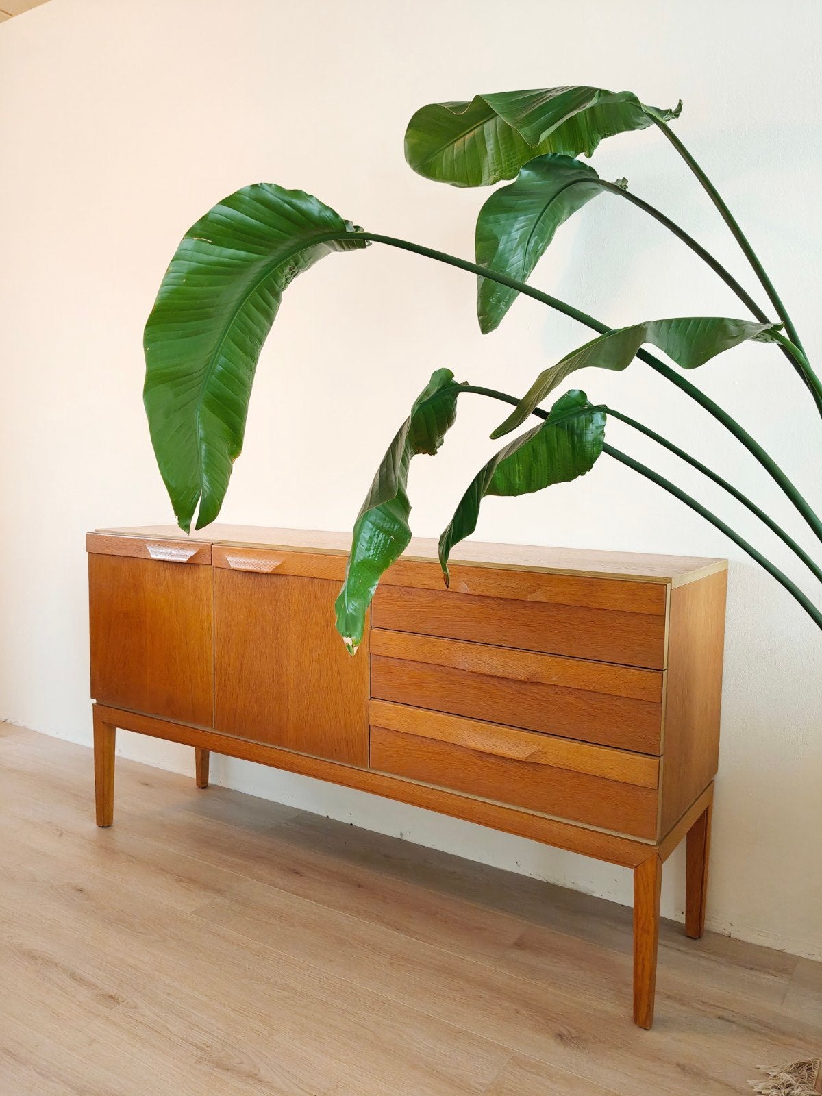 Vintage dressoir 70's 60's retro, Gebruikt, Hoofdstraat 70 Terborg, Devintagerie, Ophalen