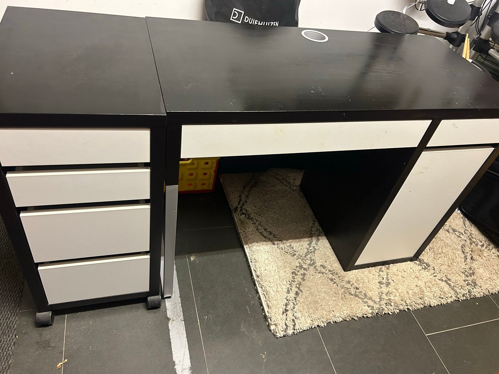 Zwart/wit bureau met ladeblok en opbergruimte, IKEA Micke, Ophalen, Zwart, Gebruikt, Met lades
