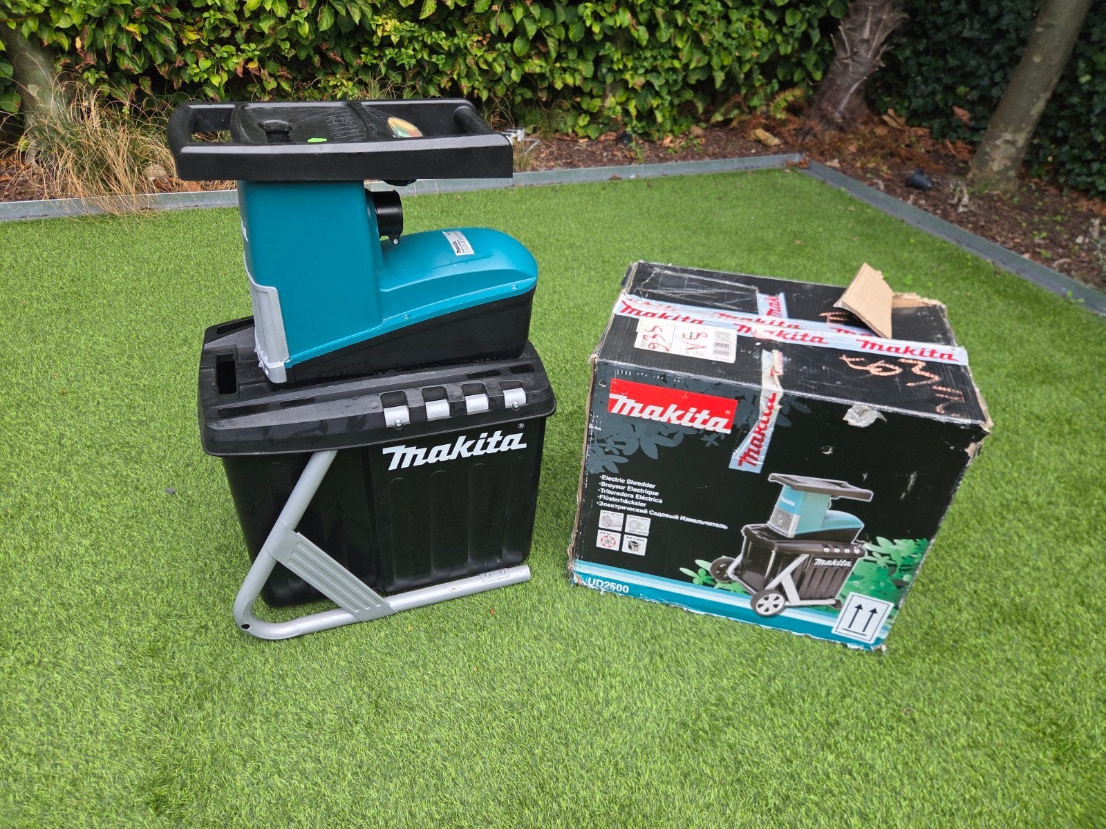 Makita UD2500 Elektrische Hakselaar 2500W, Ophalen, Gebruikt, Makita, Met opvangbak