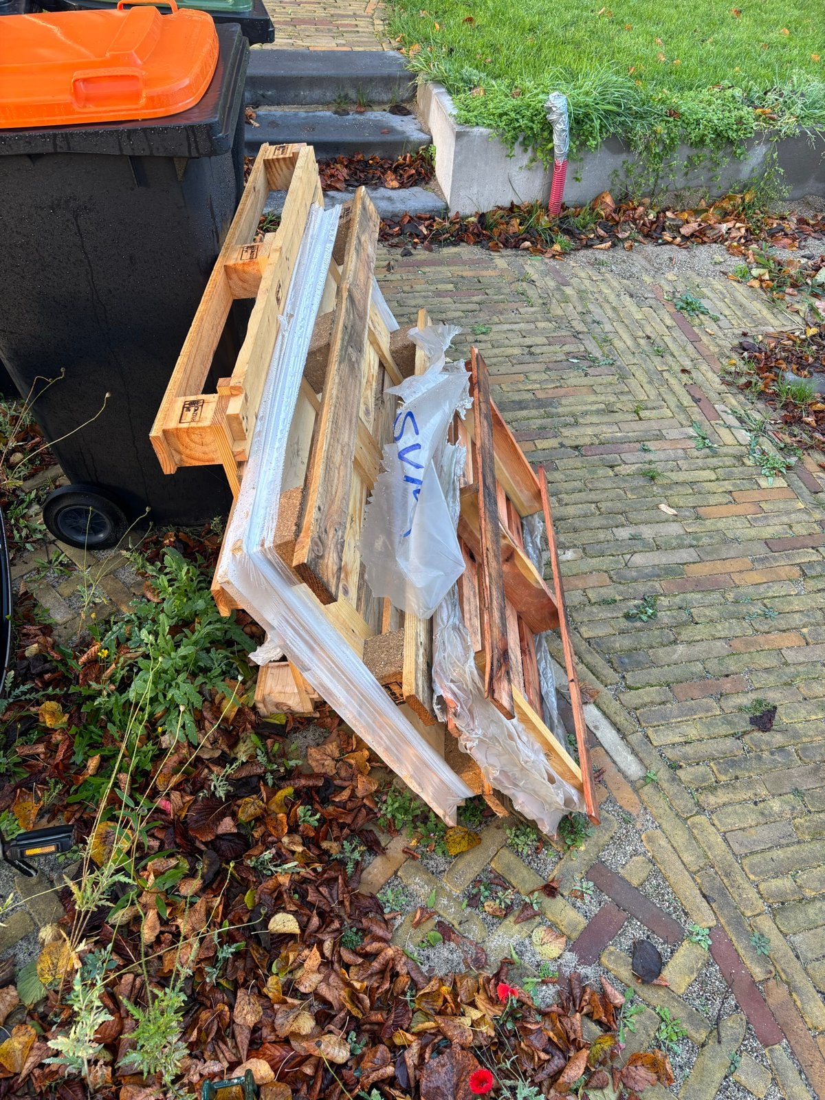 Gratis pallets: 2x 120x80cm en 1x 100x50cm, Ophalen, Gebruikt, 50 mm of meer, Pallet