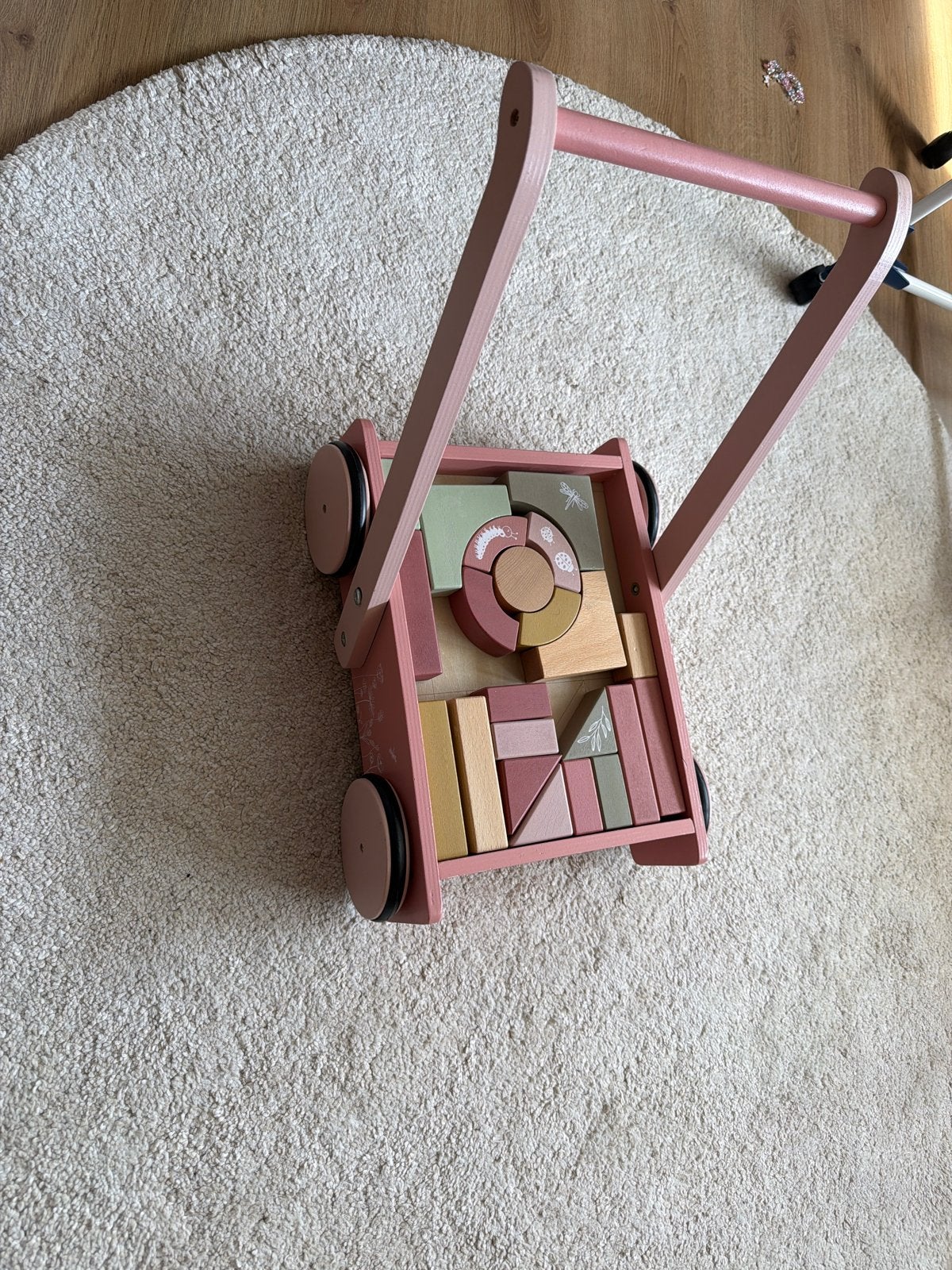 Houten loopwagen met blokken - Roze, Kinderen en Baby's, Speelgoed | Bouwstenen, Ophalen, Zo goed als nieuw, Overige merken