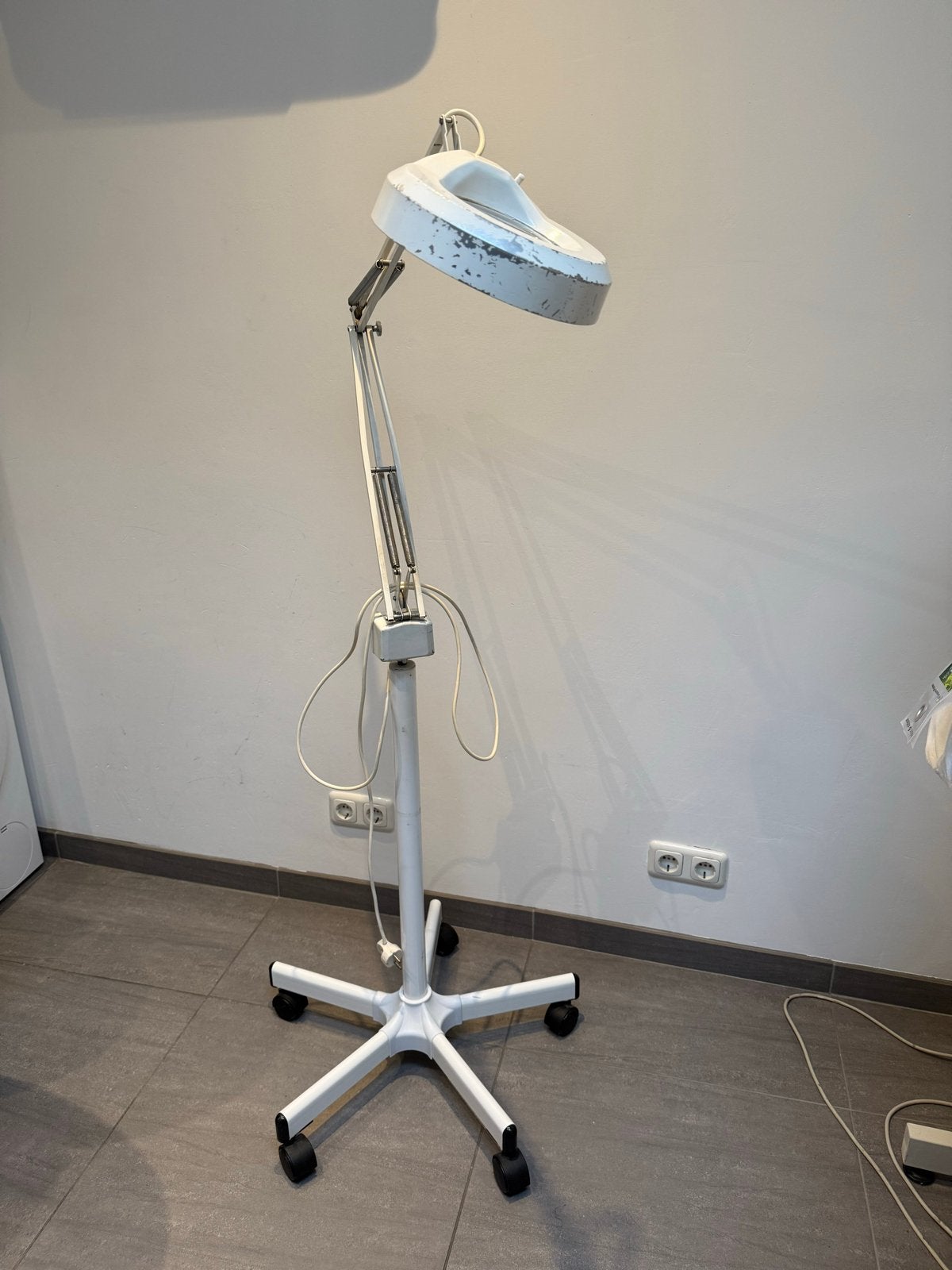 Verrijdbare loeplamp met tl- verlichting, Wit, Overige merken, Gebruikt, Overige fittingen