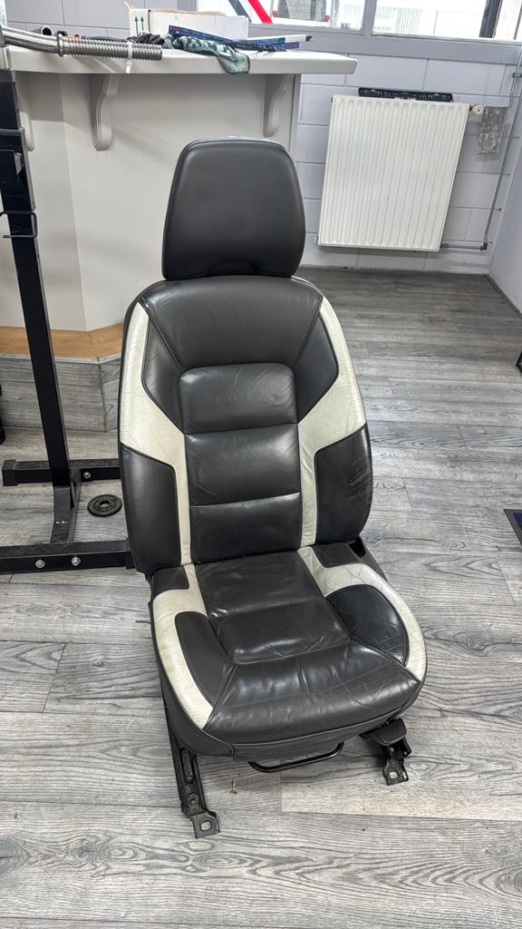 Volvo v70 voorstoel leder, Auto-onderdelen, Interieur en Bekleding, Ophalen of Verzenden, Volvo