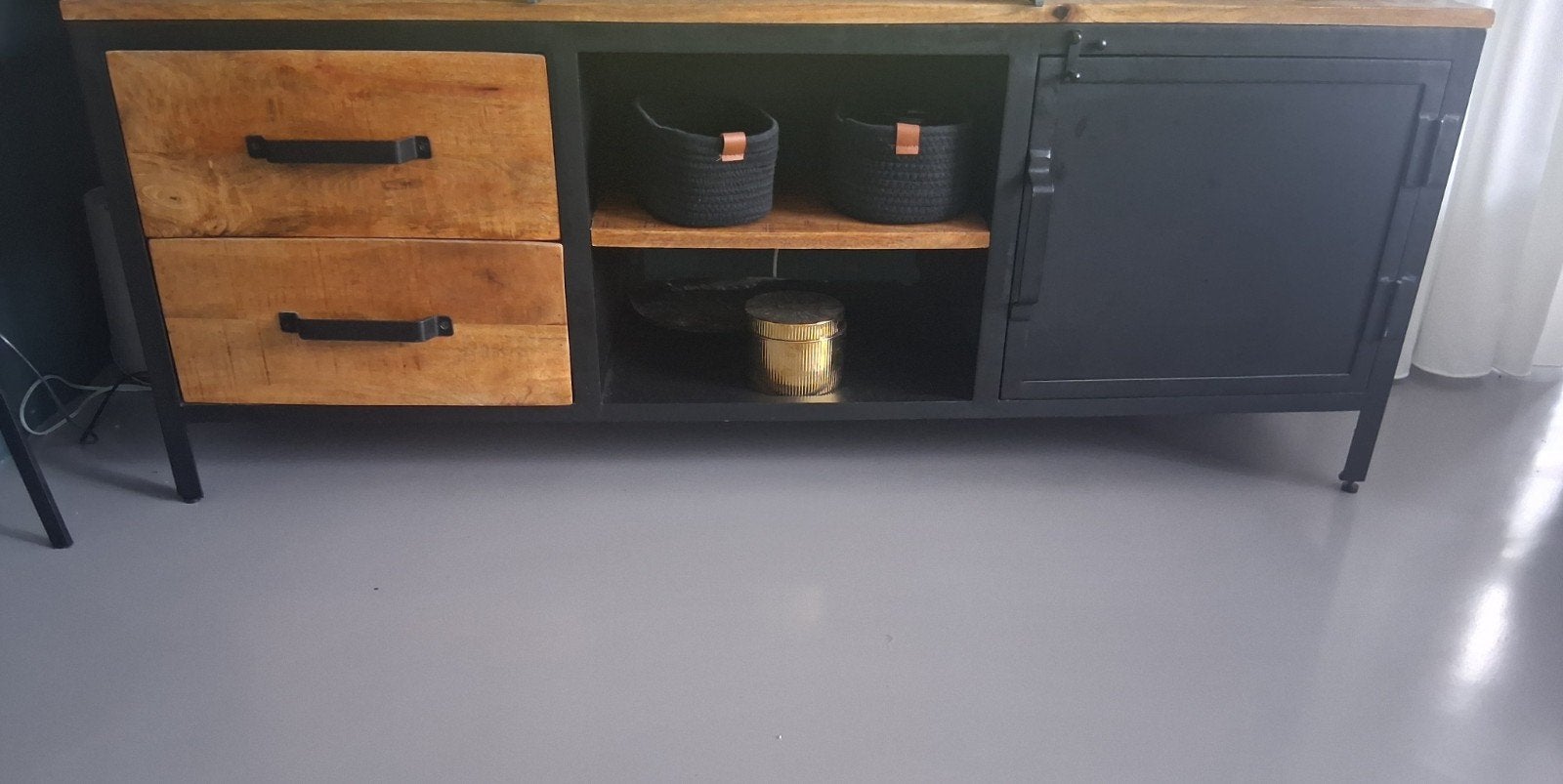 mooie mango hout tv meubel, Ophalen, Overige materialen, 150 tot 200 cm, Zo goed als nieuw