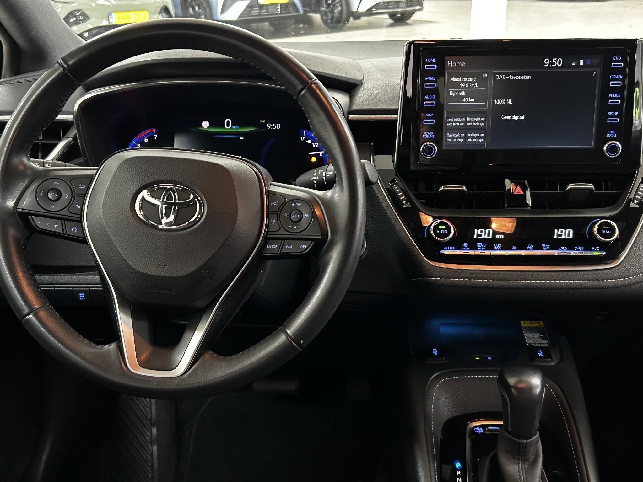 Toyota Corolla Touring Sports 1.8 Hybrid Dynamic ACHTERUITRI, 1345 kg, 450 kg, Gebruikt, 4 cilinders