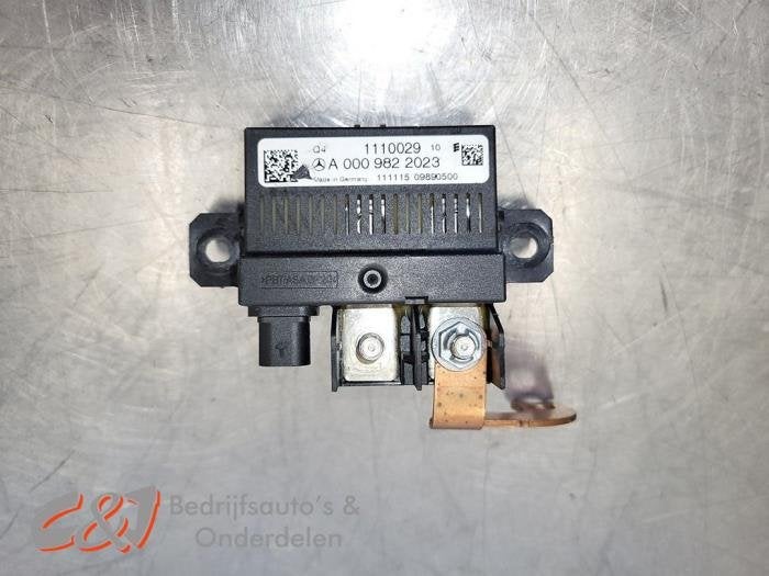 Accu sensor van een Mercedes V-Klasse, Gebruikt, -, Ophalen of Verzenden, -