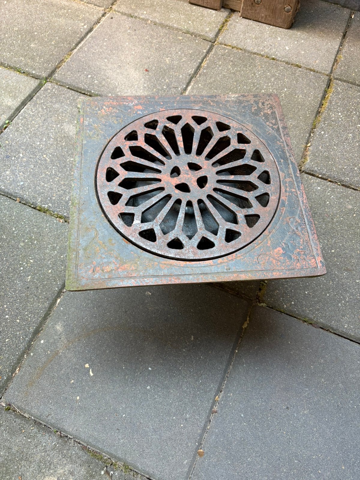 Antiek afvoerputje 30x30 gietijzer, Gebruikt, Ophalen of Verzenden, Minder dan 2 meter, 80 mm of meer