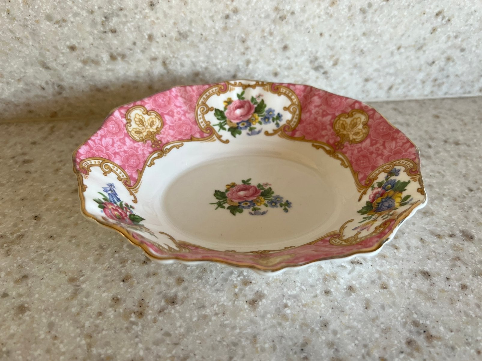 Royal Albert Lady Carlyle bonbon schaaltje, Verzenden