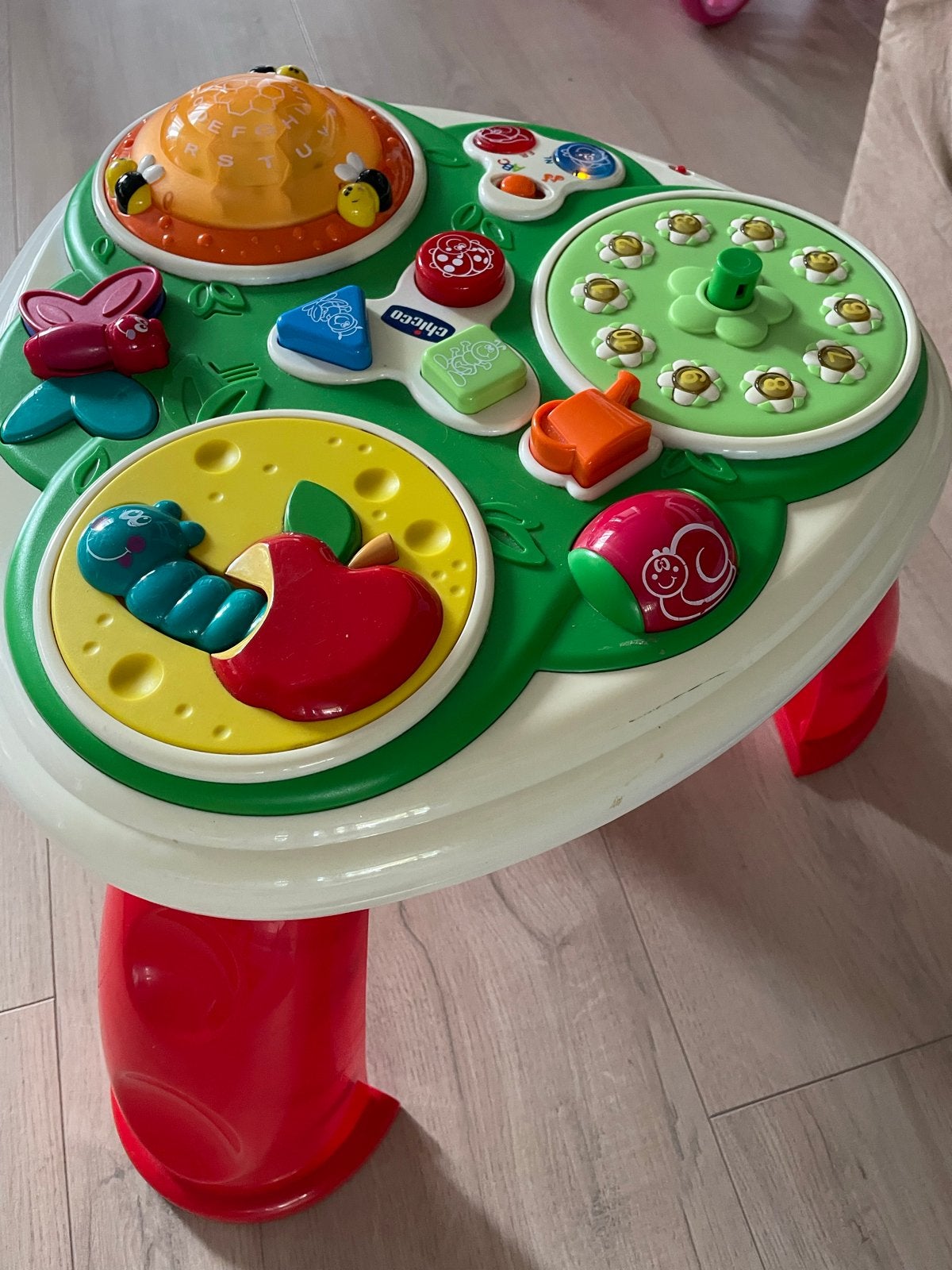 Chicco activiteiten tafel / speel tafel, Kinderen en Baby's, Ophalen, Gebruikt, Overige typen, Met licht