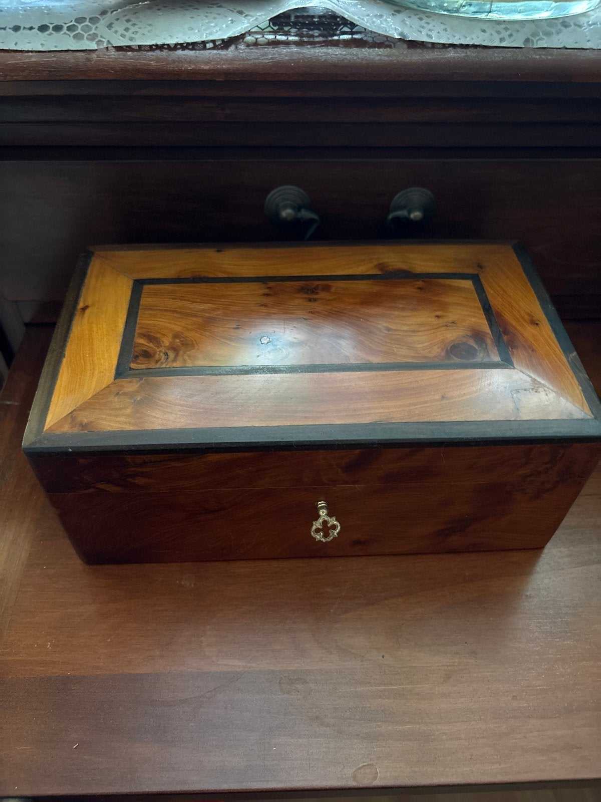 Antieke houten kist met inlegwerk en slot Nieuw, Ophalen of Verzenden