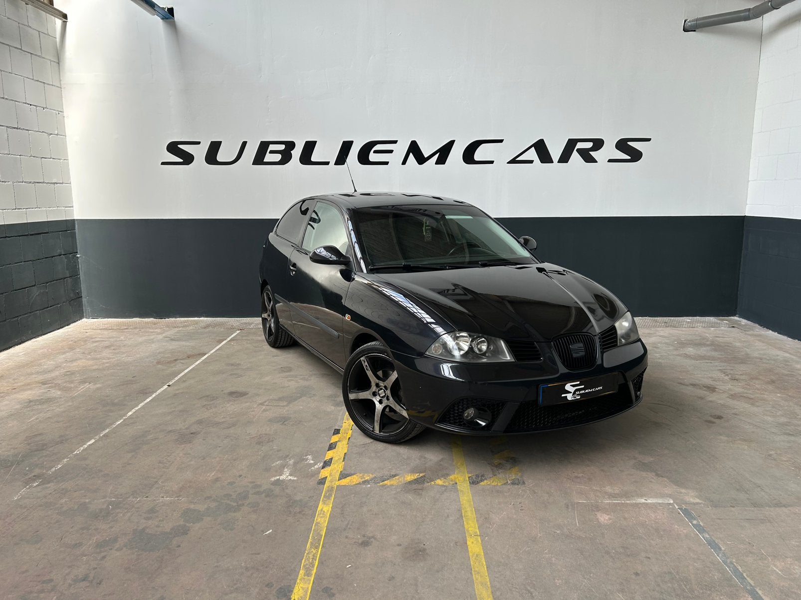 Seat Ibiza 1.6 77KW 3DRS 2008 Zwart, Auto's, Seat, Voorwielaandrijving, 15 km/l, 40 €/maand, 4 cilinders