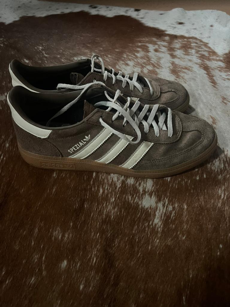 Adidas HANDBALL SPEZIAL (43 1/3), Ophalen of Verzenden, Zo goed als nieuw, Bruin