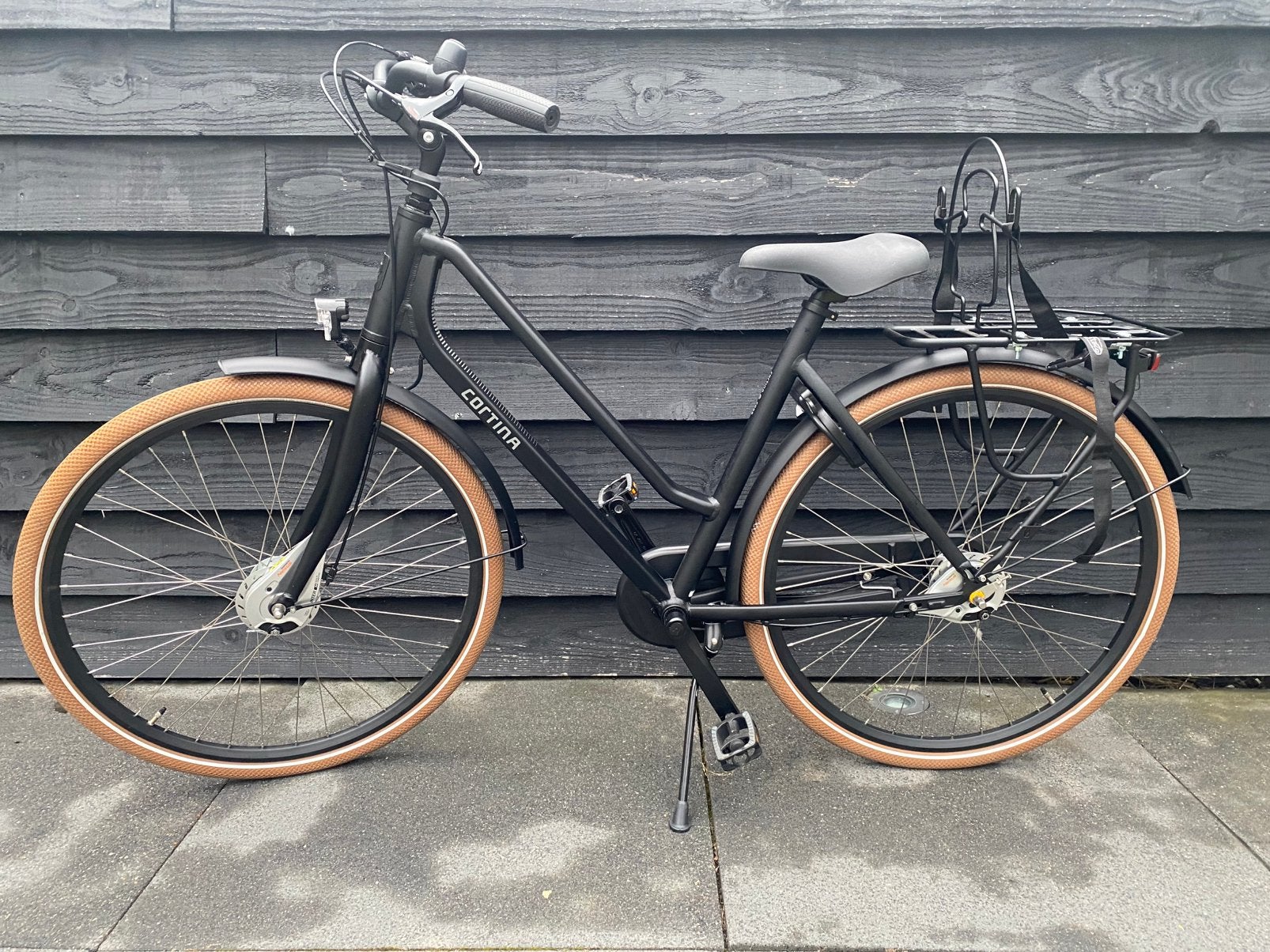 Cortina Foss ND3 fiets zwart mat met fietsrekje NIEUW, Fietsen en Brommers, Fietsen | Dames | Damesfietsen, 50 tot 53 cm, Ophalen