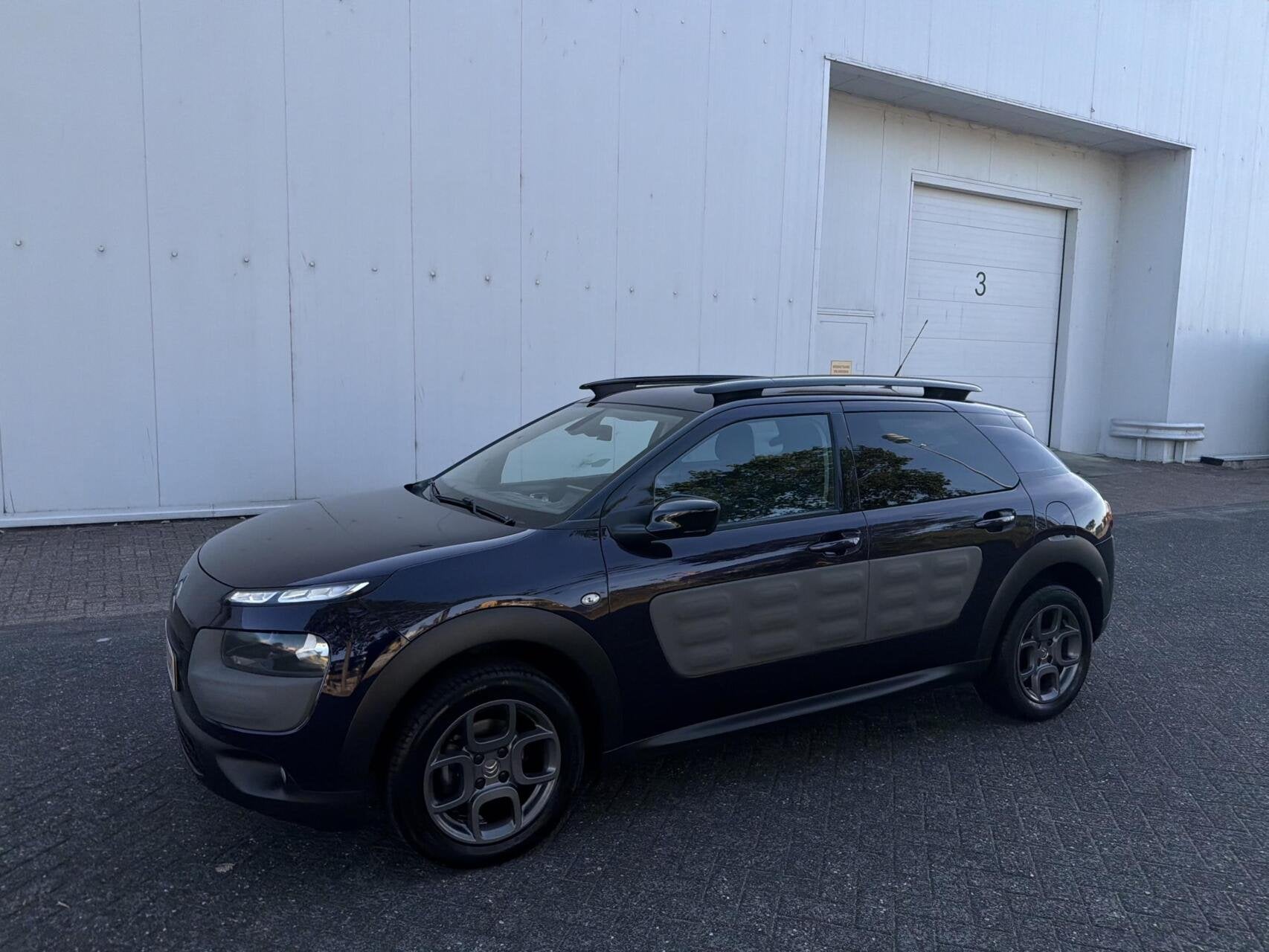 Citroen C4 Cactus 1.2 PureTech Shine, Voorwielaandrijving, Euro 5, Gebruikt, 82 pk