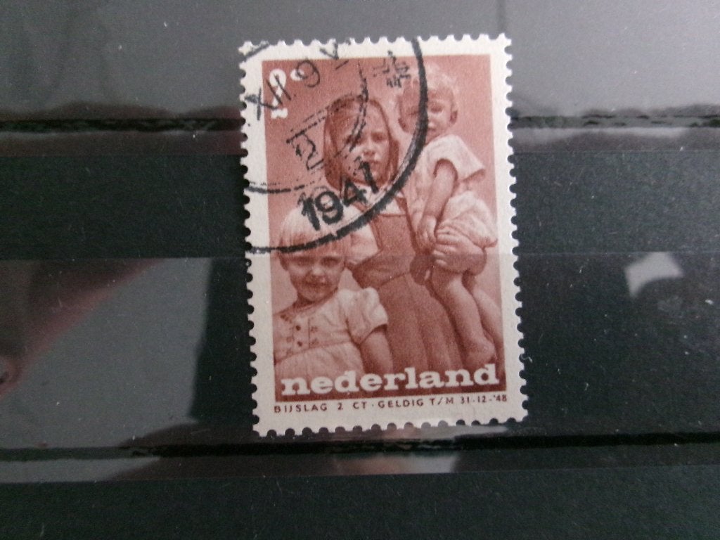 1947 - kinderzegel 2 + 2 ct (333h), Postzegels en Munten, Postzegels | Nederland, Ophalen of Verzenden, Gestempeld