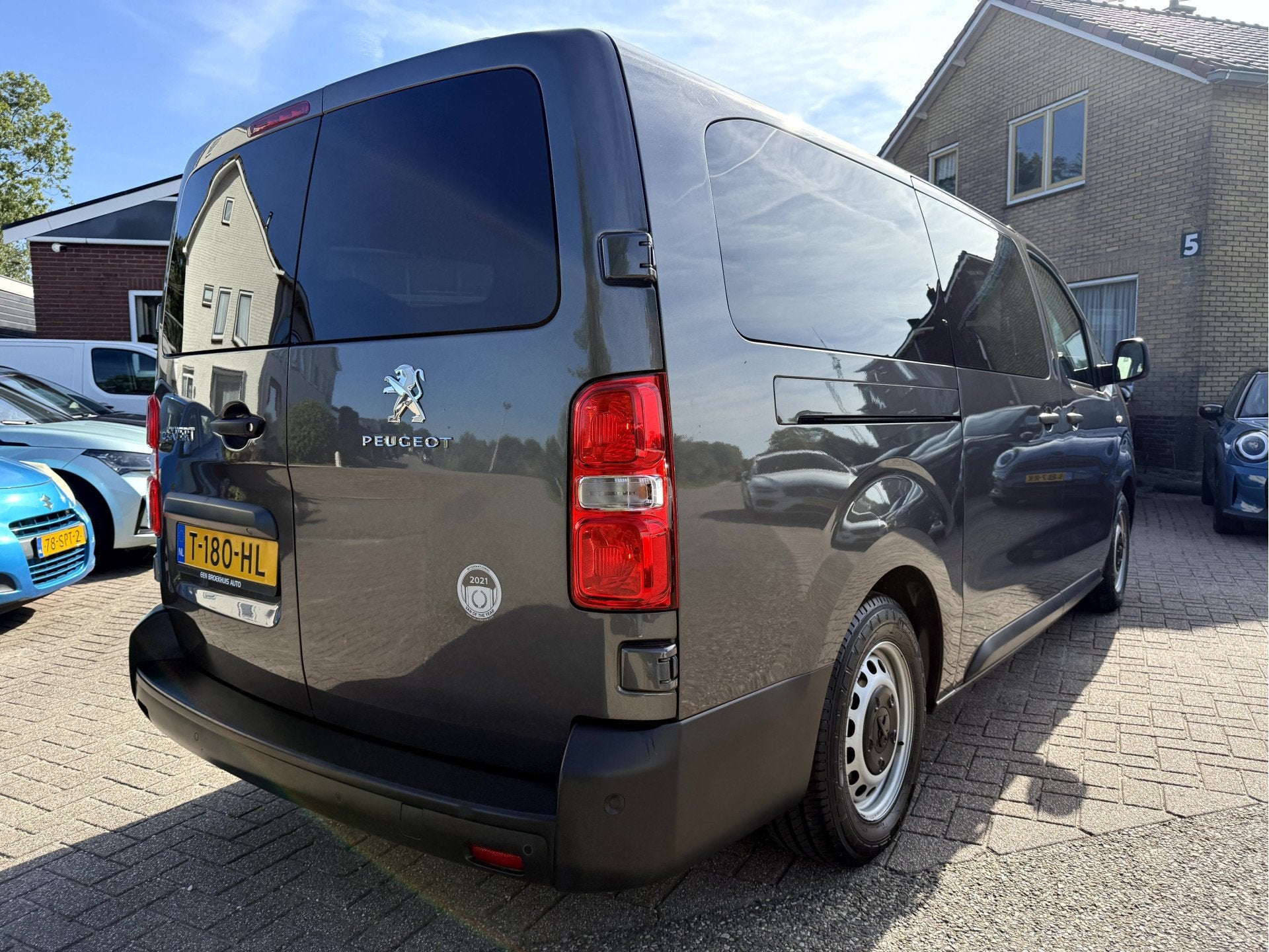Peugeot e-Expert 75 kWh Standard incl.BTW, SOH 93.6%, 9-Pers, 136 pk, Gebruikt, Overige carrosserieën, Leder en Stof
