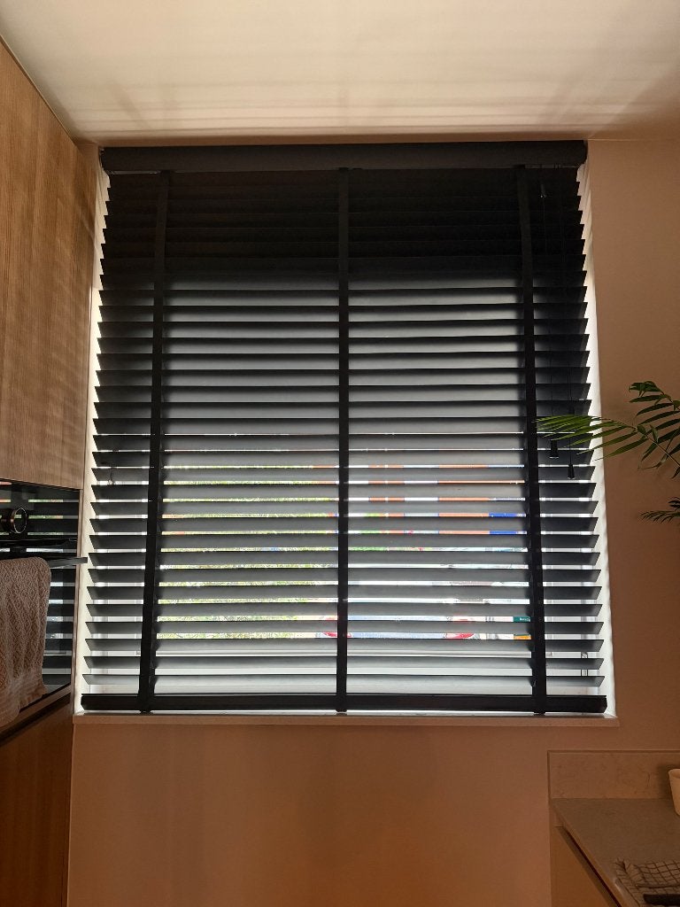 Houten jaloezieën (2 stuks, verschillende maten), Ophalen of Verzenden, Gebruikt, Zwart