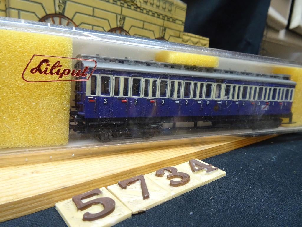 5734=Liliput uit het roergebied sneltrein rijtuig.    45, Hobby en Vrije tijd, Modeltreinen | H0, Gebruikt, Gelijkstroom, Wagon