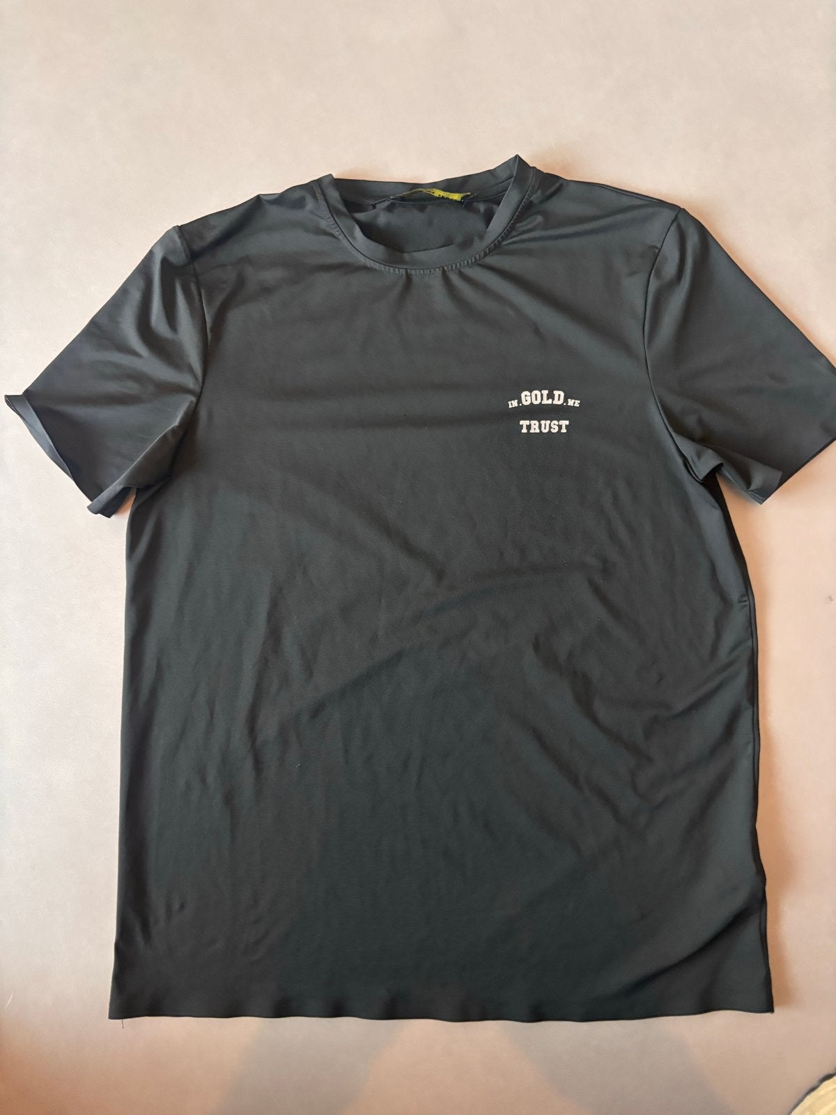 In Gold We Trust T-shirt Zwart Maat S, Ophalen of Verzenden, Zo goed als nieuw, Maat 46 (S) of kleiner, Zwart