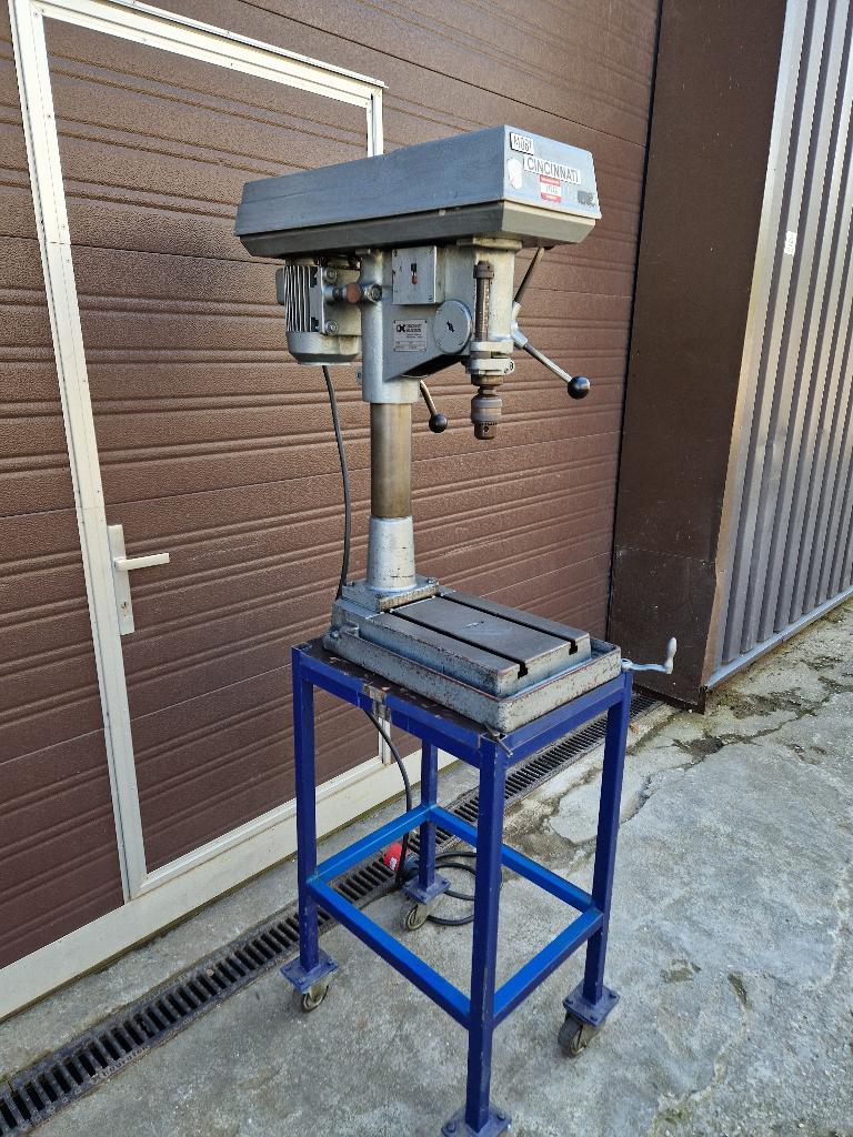 Kolomboormachine CINCINNATI MILACRON- Type MT 15, Ophalen of Verzenden, Gebruikt, 600 watt of meer, Kolomboormachine