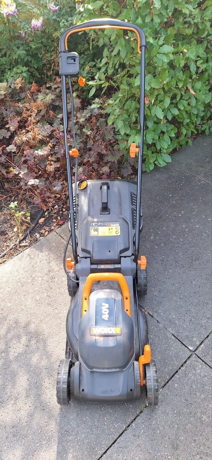 Worx 40V Accu-grasmaaier - Zo goed als nieuw, Tuin en Terras, Ophalen, Cirkelmaaier, Zo goed als nieuw, Opvangbak