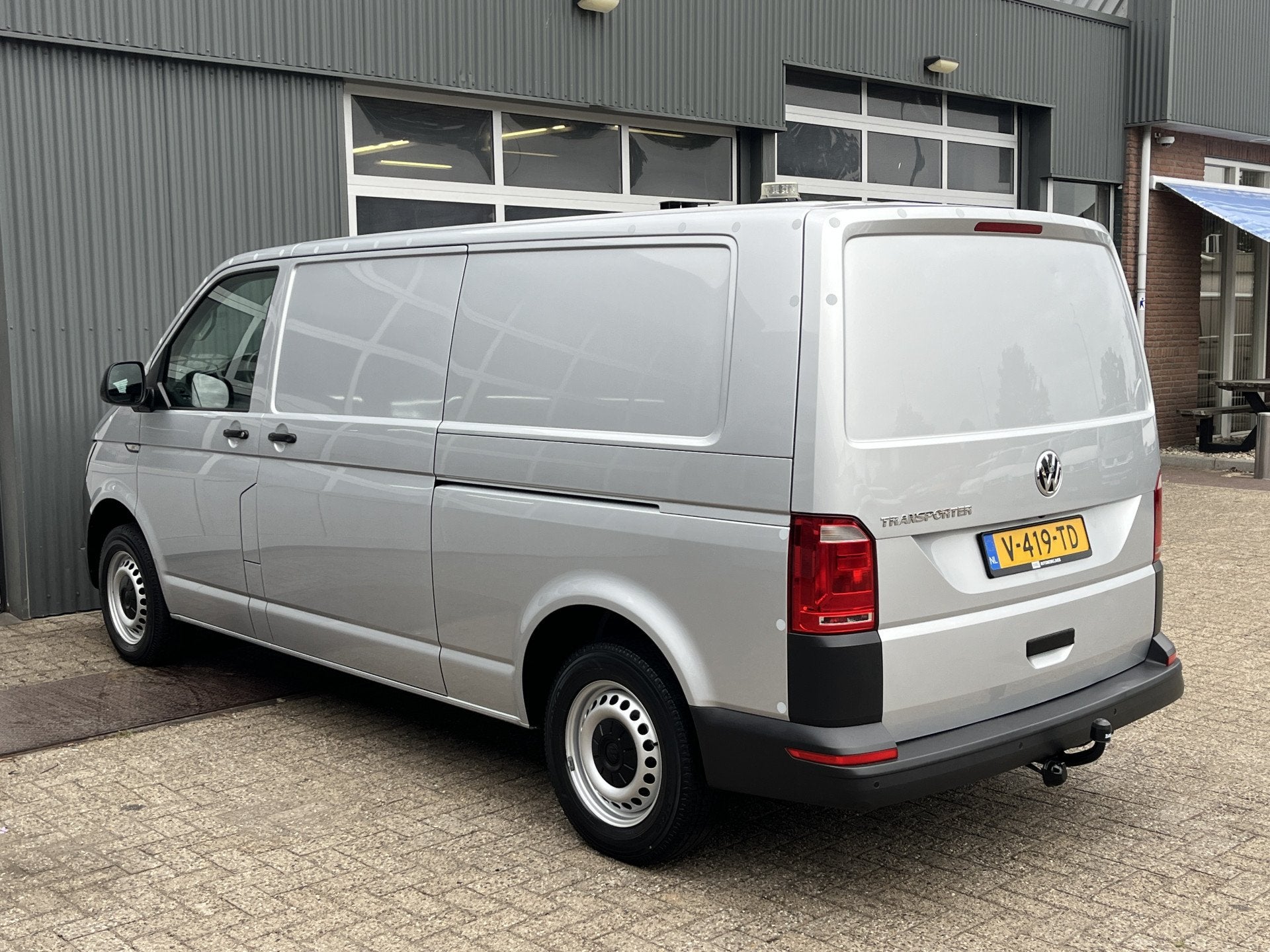 Volkswagen Transporter 2.0 TSI L2H1 Highline 2 schuifdeuren, Auto's, Voorwielaandrijving, Gebruikt, 4 cilinders, Volkswagen