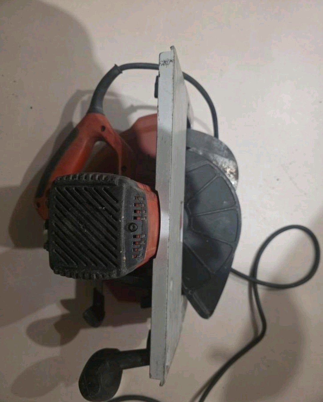 Hilti Afkortzaag Groot Model - Krachtige Cirkelzaag, Doe-het-zelf en Verbouw, Gereedschap | Zaagmachines, Gebruikt, Cirkelzaag