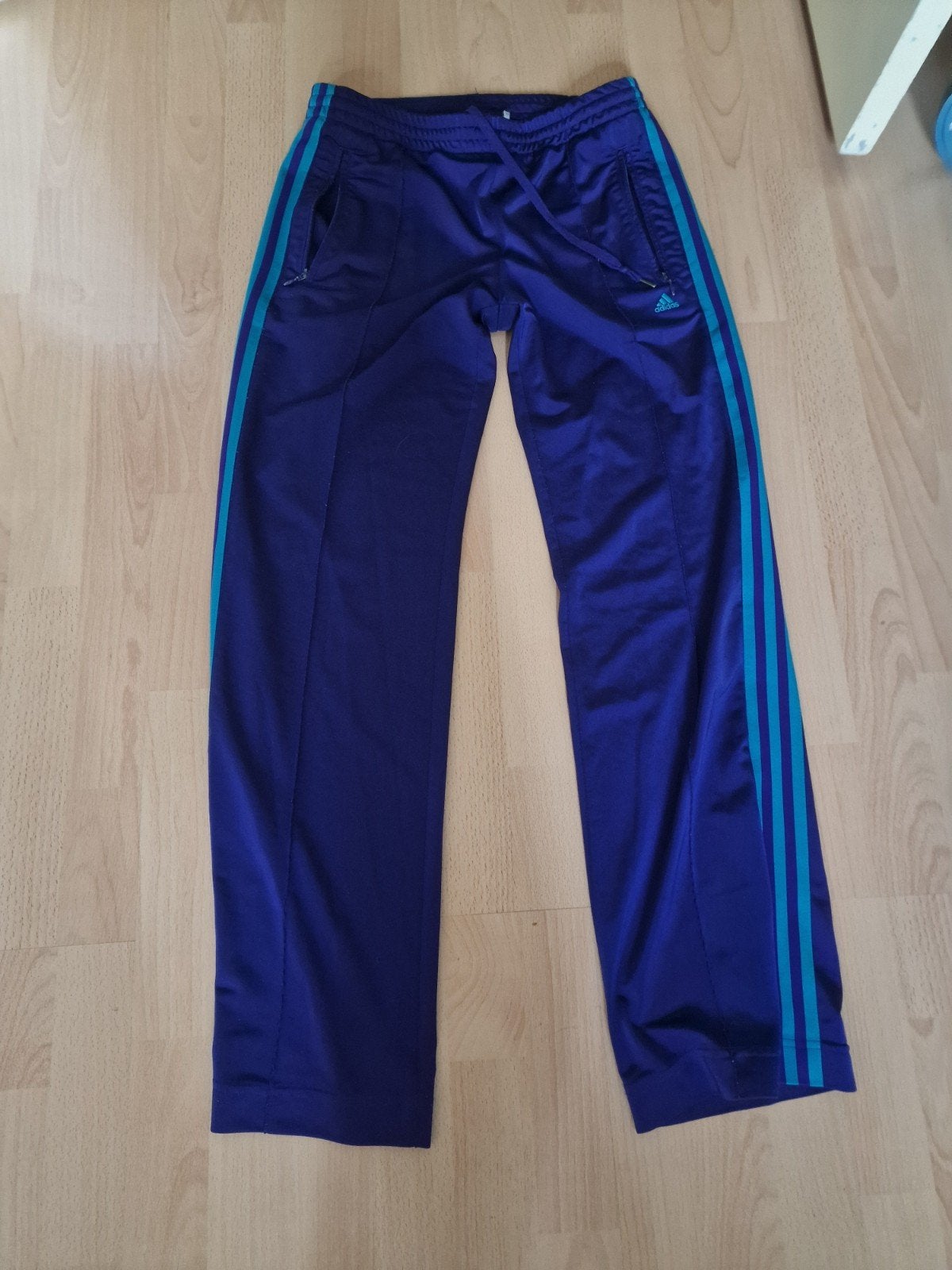 Adidas trainingsbroek paars met blauwe strepen, Adidas, Paars, Ophalen of Verzenden, Fitness of Aerobics