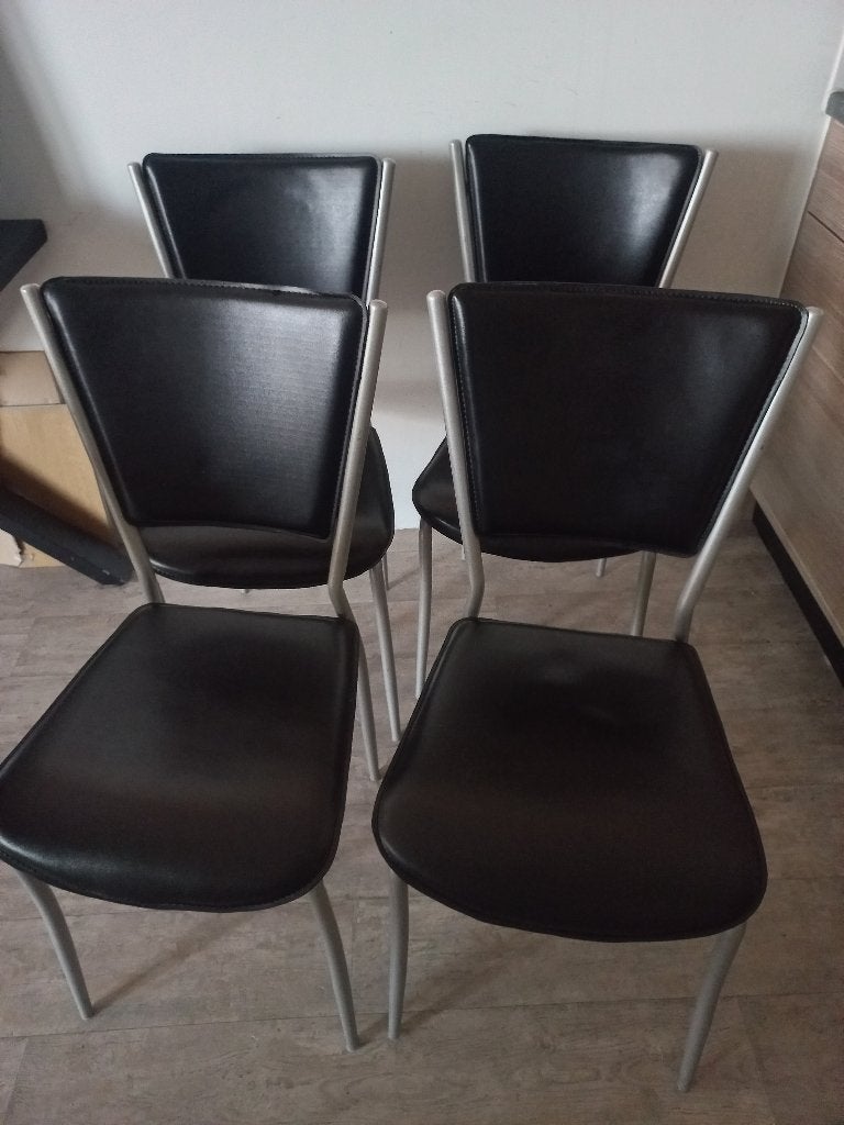 Zwarte eetkamer stoelen 4 stuks, Ophalen, Zo goed als nieuw, Zwart, Vier
