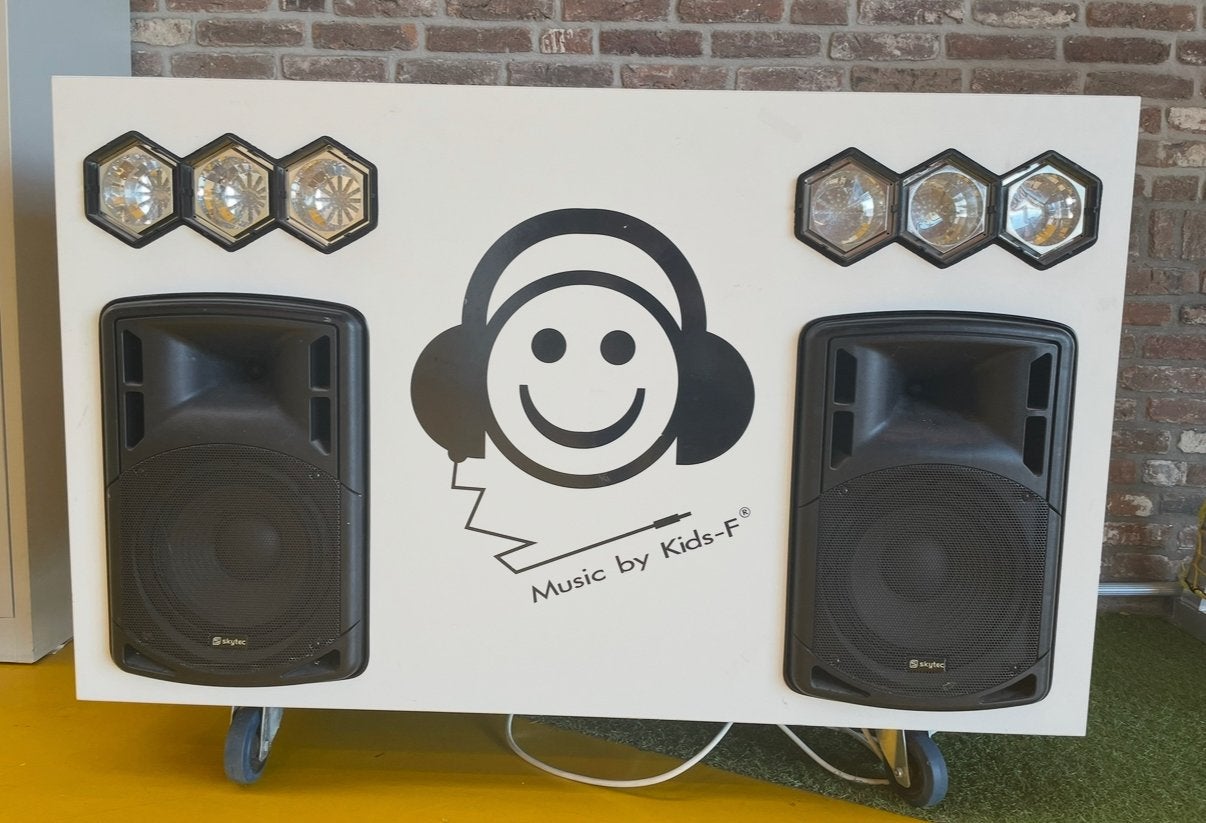Complete muziek/DJ Tafel met verlichting en speakers, Muziek en Instrumenten, Dj-sets en Draaitafels, Ophalen, Gebruikt, Dj-set