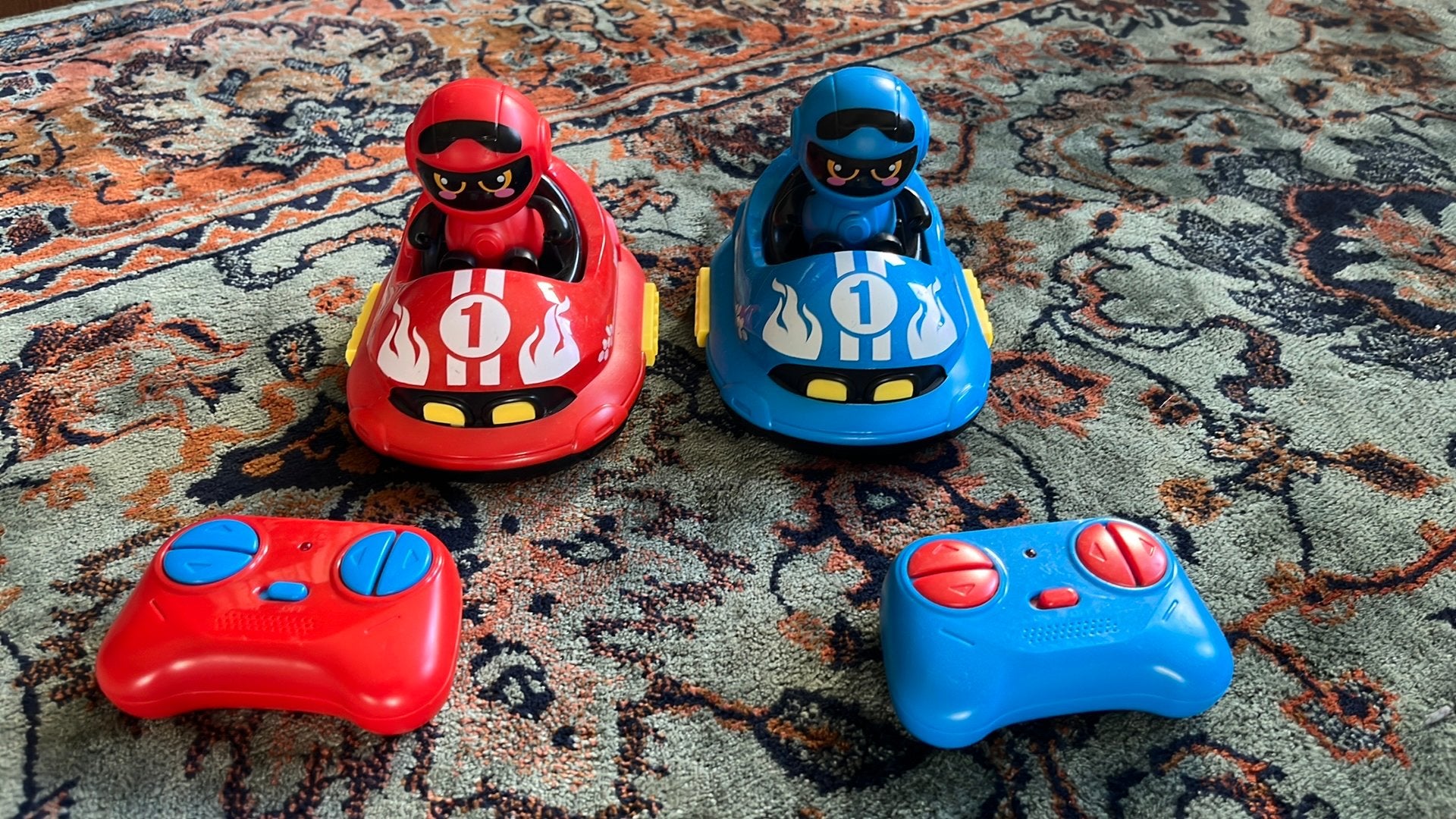 Bestuurbare botsauto’s, Kinderen en Baby's, Speelgoed | Speelgoedvoertuigen, Ophalen of Verzenden, Zo goed als nieuw