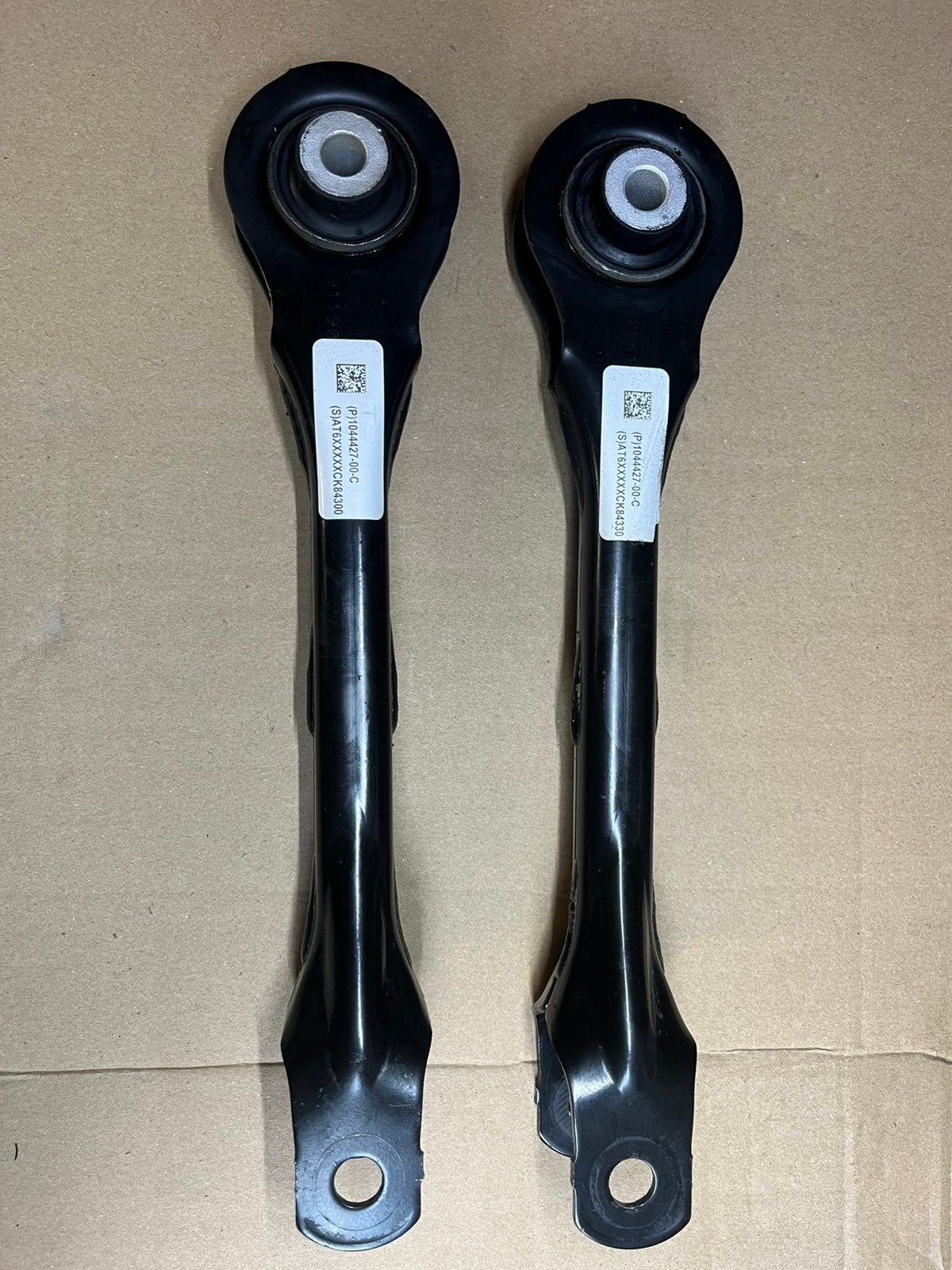 Foto 4 van tesla model 3 achterdraagarmen 1044427-00-c