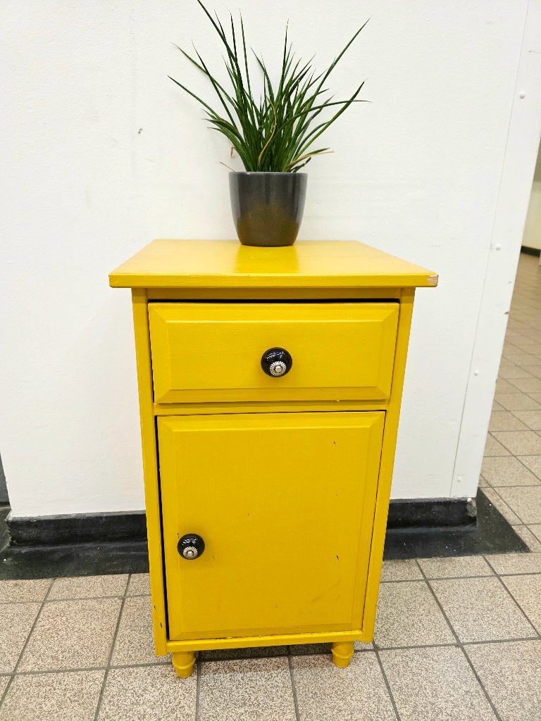 9600:  Vintage Boho Bedside Table - Nightstand, Gebruikt, Minder dan 45 cm, Hout, 55 tot 70 cm
