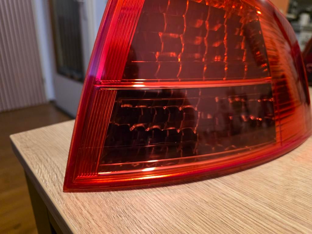 Audi A8 S8 4E D3 Achterlicht rechts achter, Auto-onderdelen, Verlichting, Ophalen of Verzenden, Audi