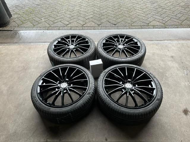 NIEUWE VW GOLF CADDY SEAT SKODA VELGEN + BANDEN 225 40 R18, Auto-onderdelen, Banden en Velgen, 18 inch, ., Banden en Velgen, Nieuw