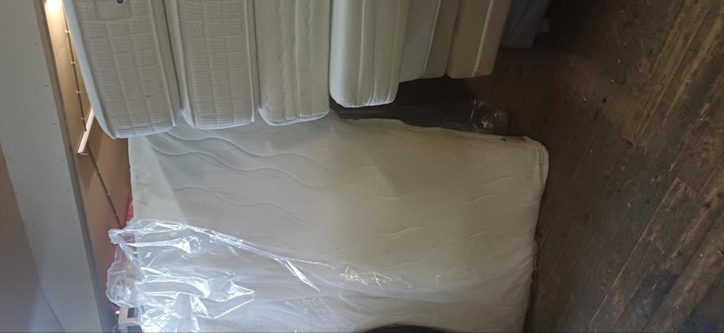 Matras 160cm bij 2 meter 23cm dik, Huis en Inrichting, Slaapkamer | Matrassen en Bedbodems, Ophalen of Verzenden, Zo goed als nieuw