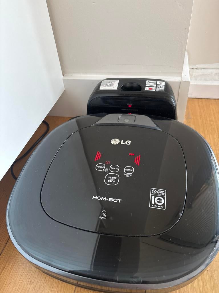 LG Hom-Bot Robotstofzuiger - Goed Onderhouden, Witgoed en Apparatuur, Stofzuigers, Ophalen of Verzenden, Zo goed als nieuw, Robotstofzuiger