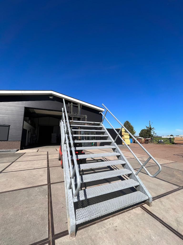 Gegalvaniseerde steektrap trap trappen leuning treden, Ophalen, Zo goed als nieuw, Trap, 2 tot 4 meter