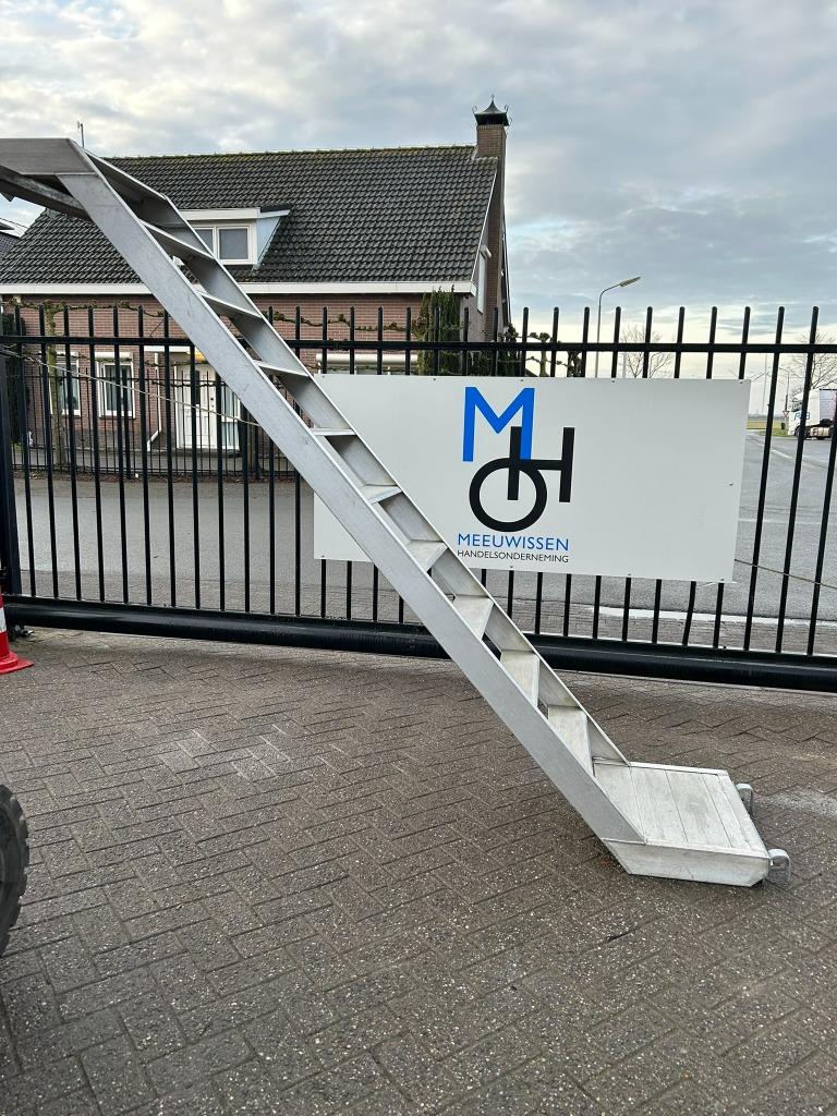 Layher Allround aluminium bordestrap 2.57x2.00M gebruikt, Doe-het-zelf en Verbouw, Steigers, Gebruikt, Gevelsteiger, 5 meter of hoger