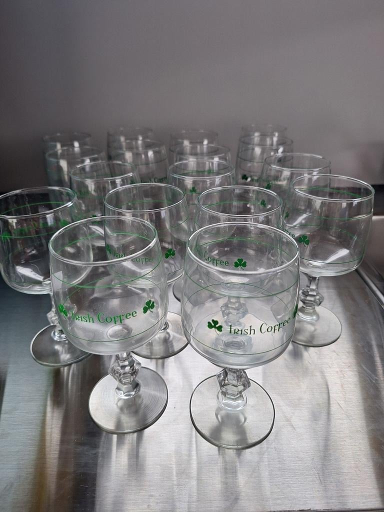 IRISH COFFEE glazen, diamanten voet, 14 st., Ophalen of Verzenden, Zo goed als nieuw, Borrel- of Shotglas