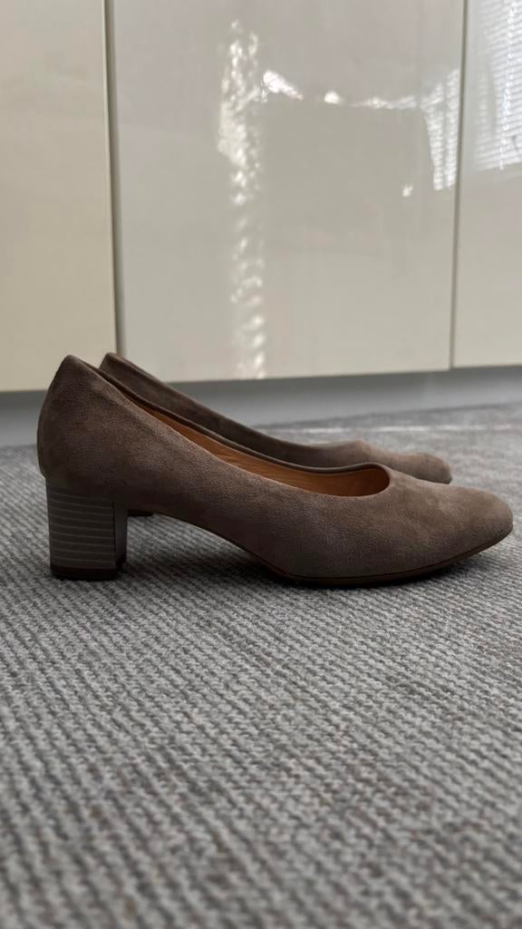 Peter Kaiser beige pumps maat 4, Pumps, Beige, Ophalen of Verzenden, Gedragen